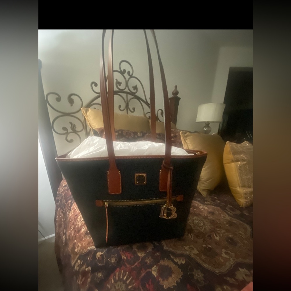 Dooney and Bourke Pebble leather shopper tote. Black. NWT - Picture 10 of 15